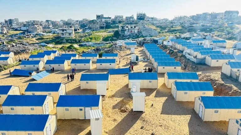 بشرى للنازحين: إطلاق المنصة الرسمية لتسجيل مستفيدي “خيام الفايبر” ومساعدات 2026